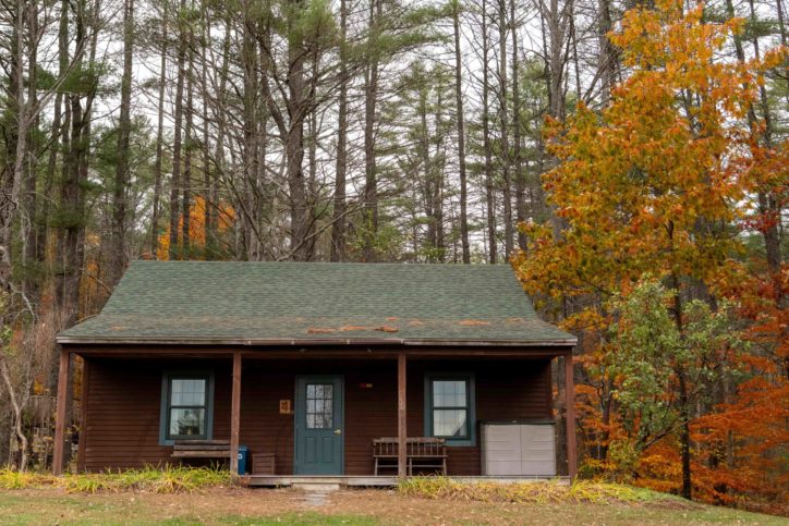 The outside of a Hulbert cabin.